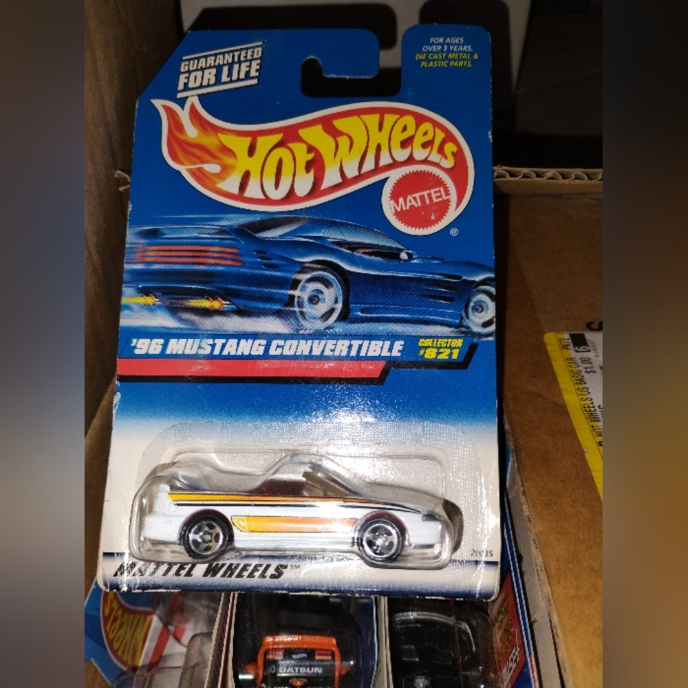 Hot Wheels 1996 '96 Mustang Convertible #821 1997 Old Blue Card
